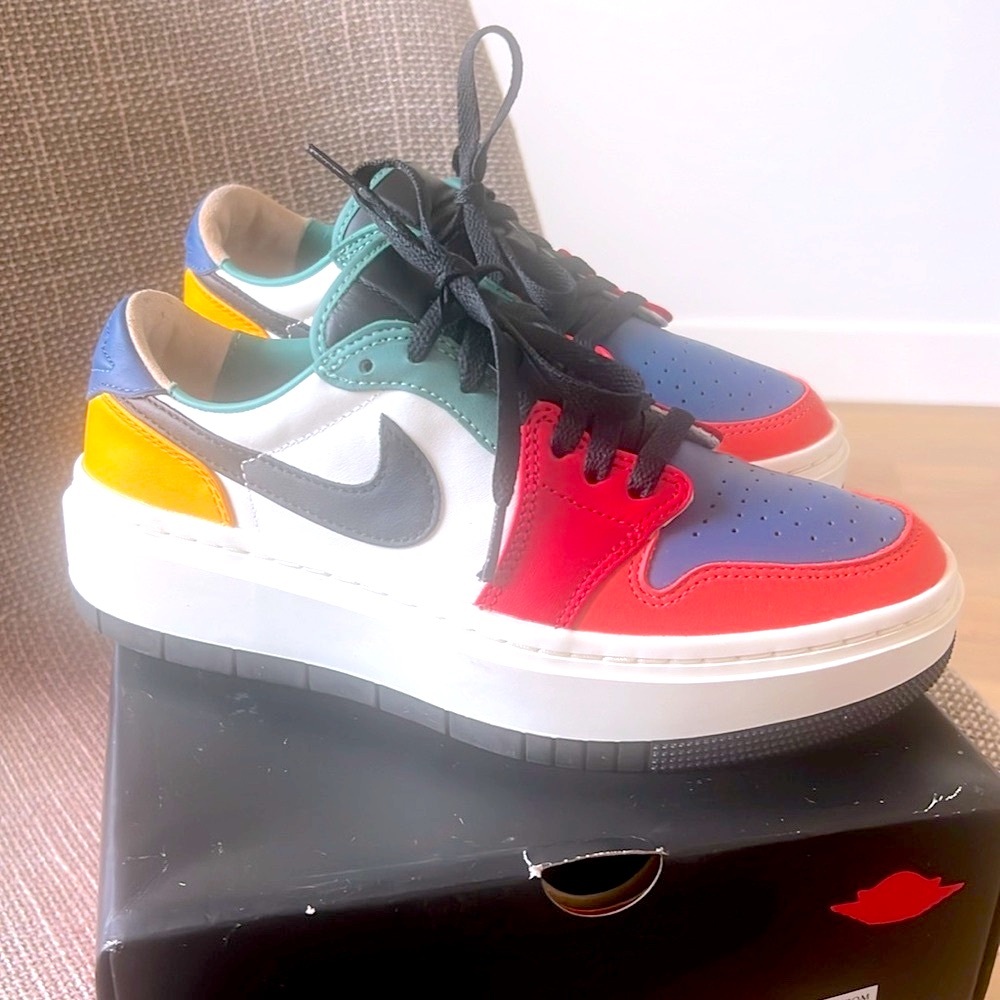Air Jordan one elevate low in multicolor size 7 1/2 women’s!